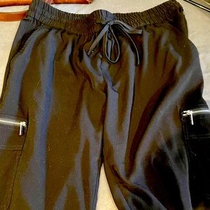 Black Michael Kors pants w/pockets